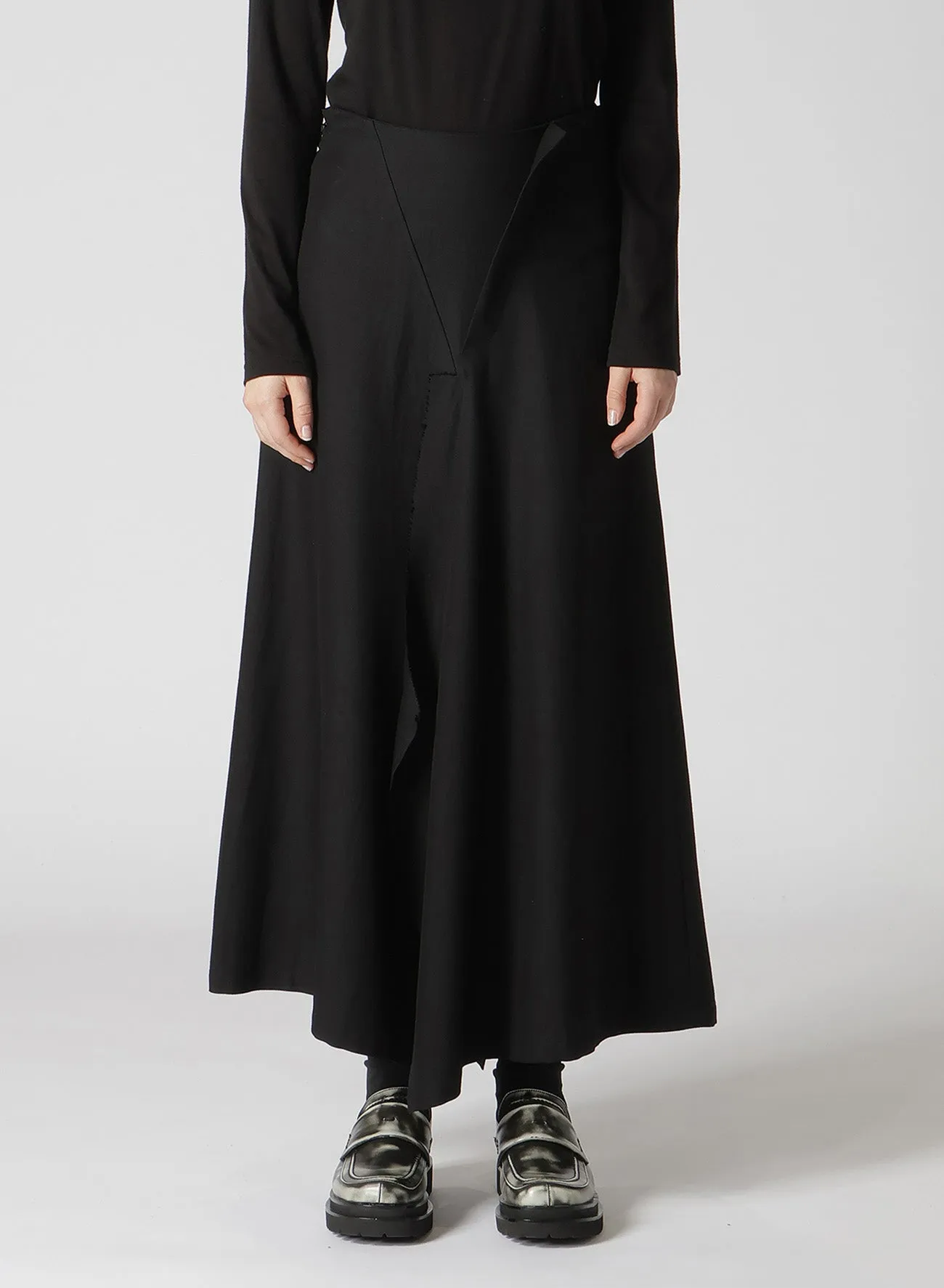 RY/W GABARDINE LEFT SIDE PATCH SKIRT PANTS